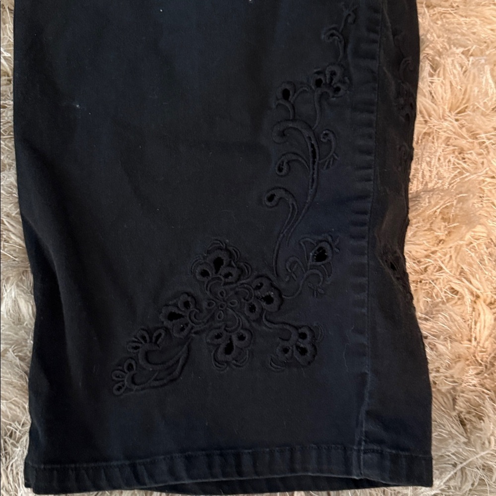 Coldwater Creek Black Cropped Jeans - Picture 2 of 6